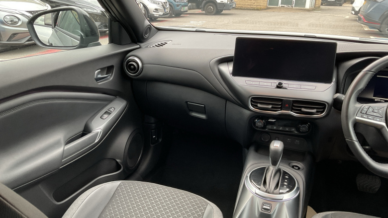 Nissan Juke 1.6 Hybrid N-Connecta 5dr Auto Hybrid Hatchback